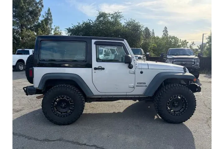 $13500 : Jeep Wrangler 2010 4x4 Sport image 5