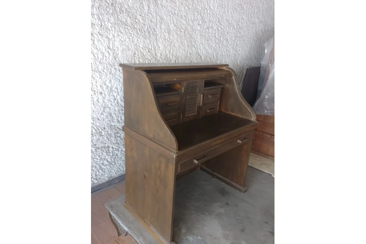 $3100 : VENDO ESCRITORIO image 3