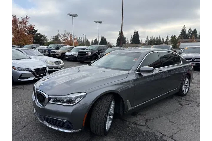$24995 : BMW 7 Series 2016 750i 4dr S image 4
