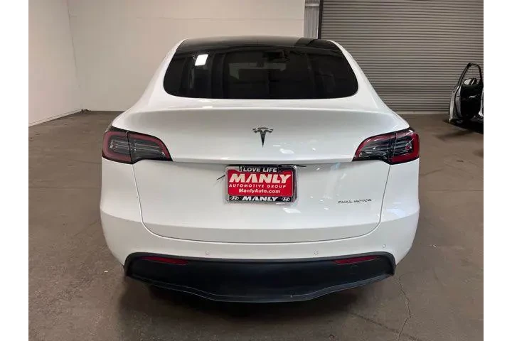 $27939 : Tesla Model Y 2022 AWD Long image 4