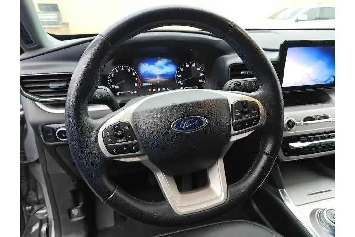 $33085 : Ford Explorer 2023 AWD XLT 4 image 10