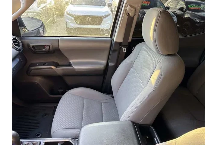 $28579 : Toyota Tacoma 2022 4x2 SR5 4 image 8