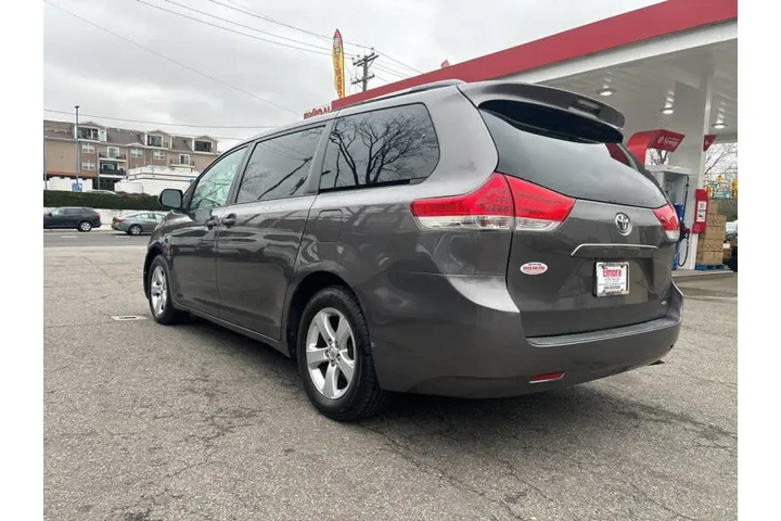 $12499 : 2013 Sienna LE 7-Passenger Au image 5