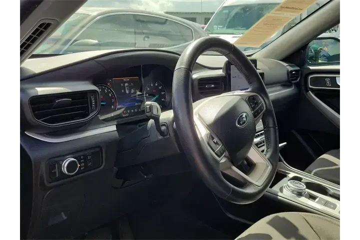 $24590 : Ford Explorer 2023 XLT 4dr S image 4