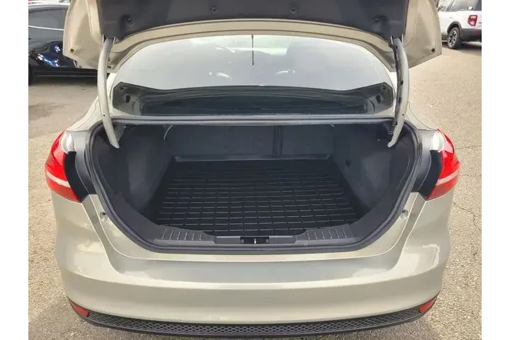 $11269 : Ford Focus 2015 SE 4dr Sedan image 8