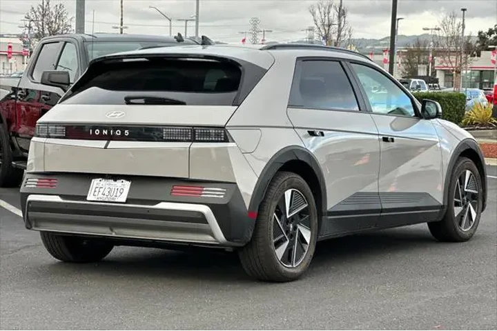 $39644 : Hyundai IONIQ 5 2025 SEL 4dr image 3