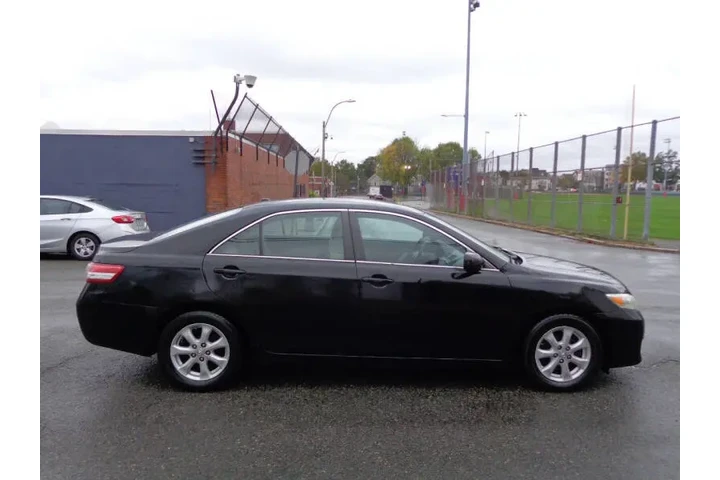 $3950 : 2011 Camry LE image 6