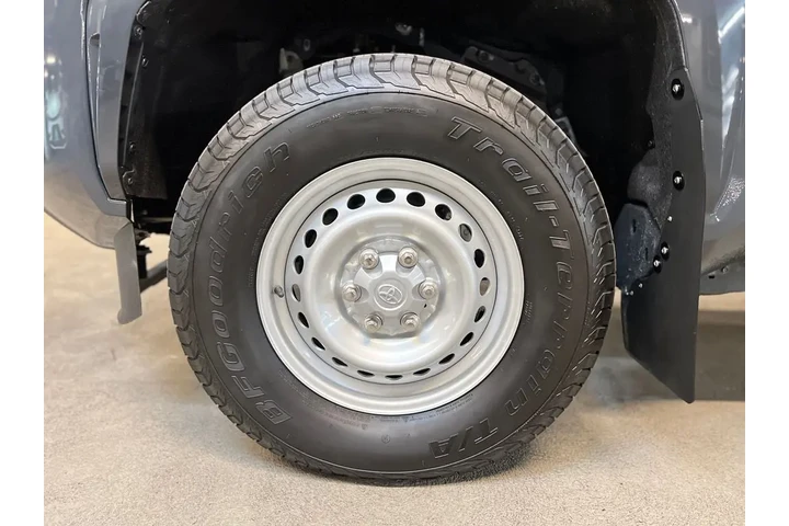 $35988 : Gold Certified 2025 Tacoma SR image 10