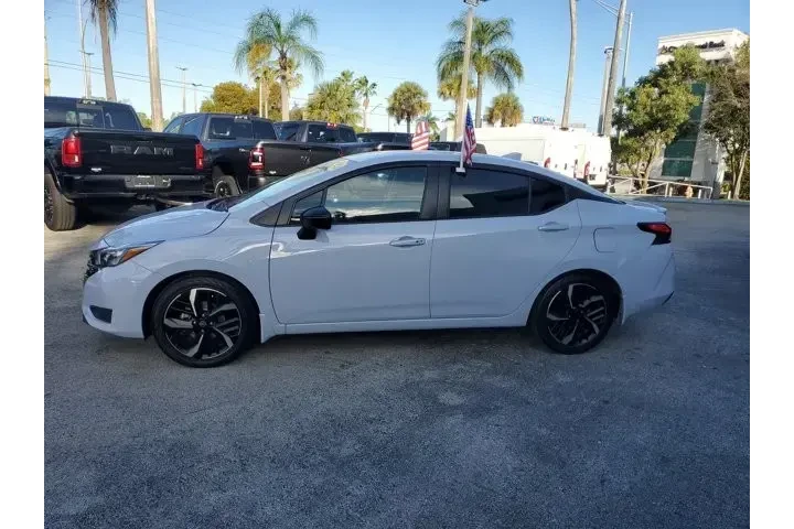 $16595 : Nissan Versa 2024 SR 4dr Sed image 4