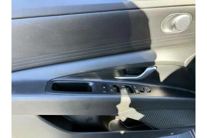 $16989 : Hyundai ELANTRA 2023 SE 4dr image 8