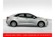 $19888 : Gold Certified2022 Corolla LE thumbnail