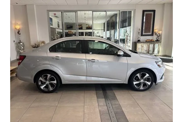 $9490 : Chevrolet Sonic 2018 Premier image 2