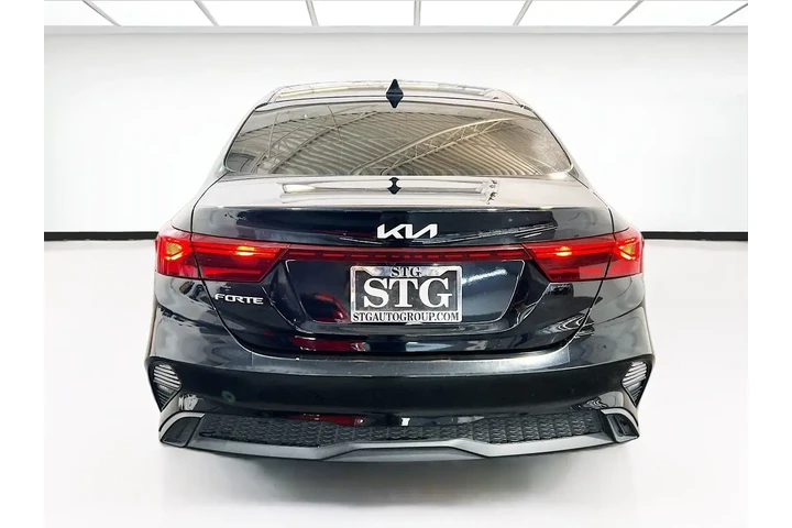 $13500 : Kia Forte 2022 LXS 4dr Sedan image 8