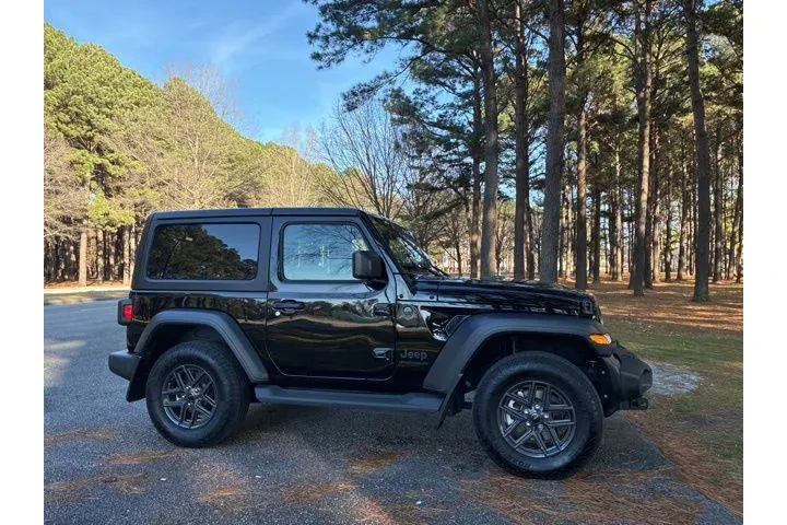$30840 : Jeep Wrangler 2024 4x4 Sport image 2