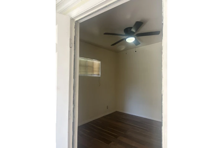 $1800 : Apartamento en Pico Rivera image 1
