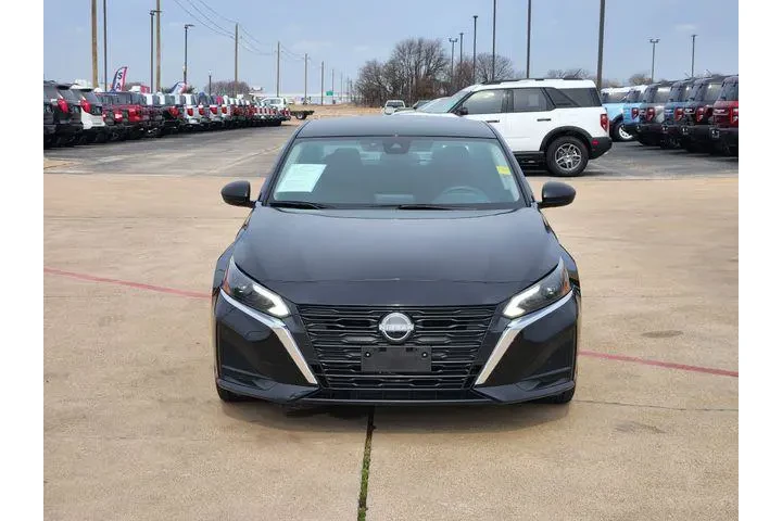 $19500 : Nissan Altima 2024 2.5 SV 4d image 2