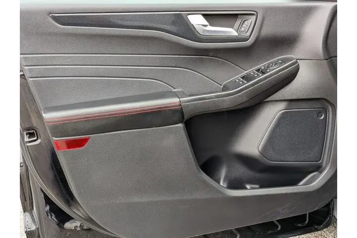 $23912 : Ford Escape 2025 ST-Line 4dr image 10