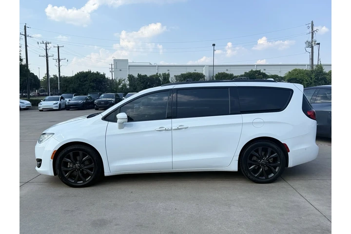 $16790 : 2018 Pacifica Limited image 10
