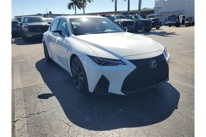 Lexus IS 350 2024 F SPORT De image 2
