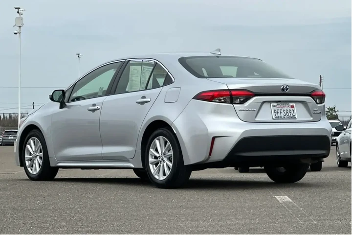 $23983 : Toyota Corolla Hybrid 2023 S image 5