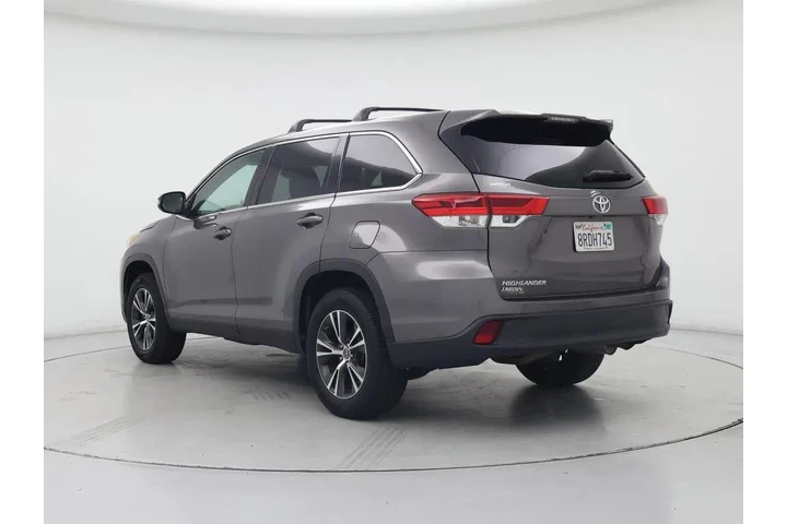 $22998 : Toyota Highlander 2019 LE 4d image 2