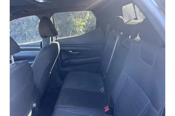 2022 Santa Cruz SEL Premium image 4