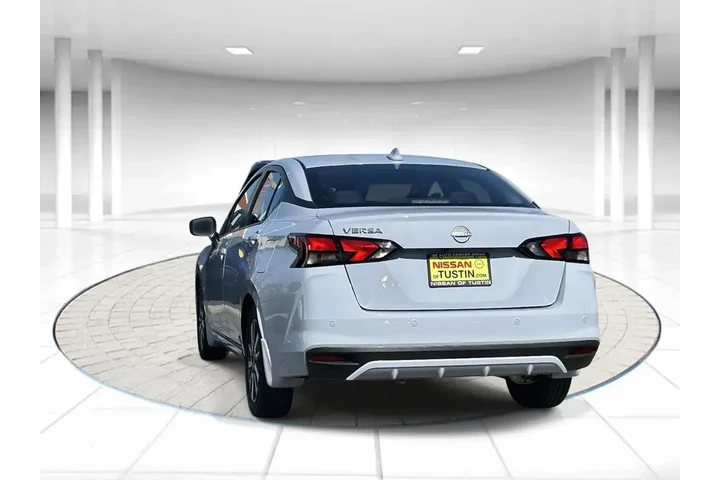 $19995 : Nissan Versa 2025 SV 4dr Sed image 3