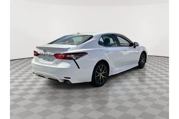$22917 : Toyota Camry 2024 SE 4dr Sed image 3