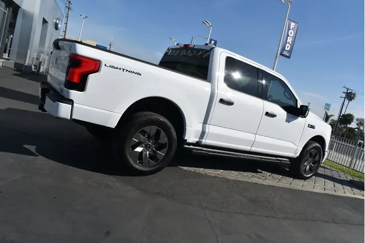 $39990 : Ford F-150 Lightning 2024 AW image 2