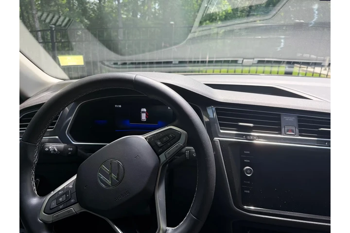 $12000 : 2022 Tiguan SE image 8
