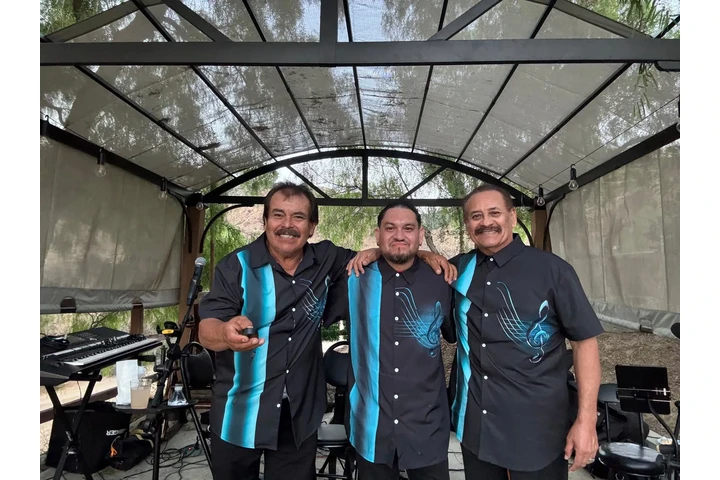 Trio Versatil Los Angelinos image 2