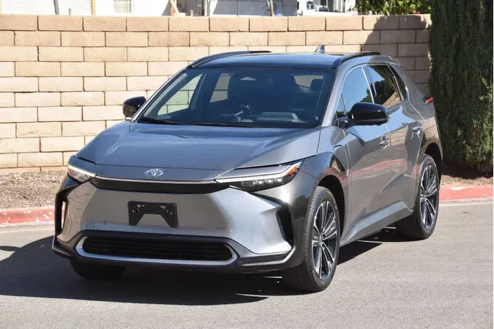 $23875 : 2023 bZ4X Limited image 4