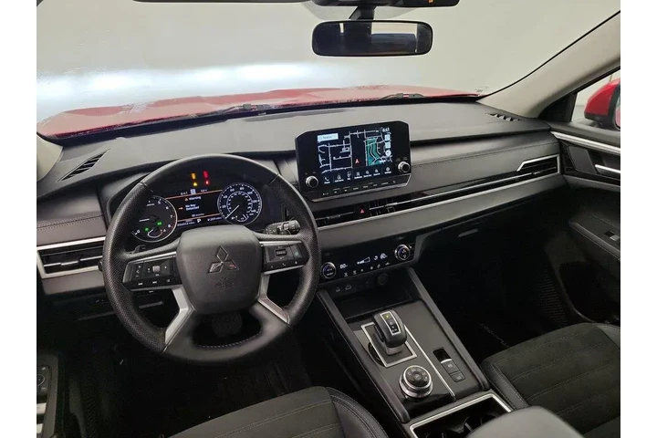 $23998 : Mitsubishi Outlander 2024 SE image 8