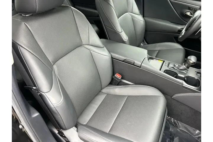 $39576 : Lexus ES 300h 2025 4dr Sedan image 10