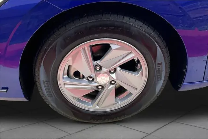 $17991 : Hyundai ELANTRA 2024 SE 4dr image 10