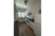 $1525 : Renovated single unit for rent thumbnail