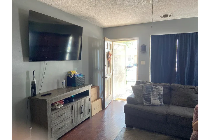$1470 : Norwalk - Single Family Listo image 8