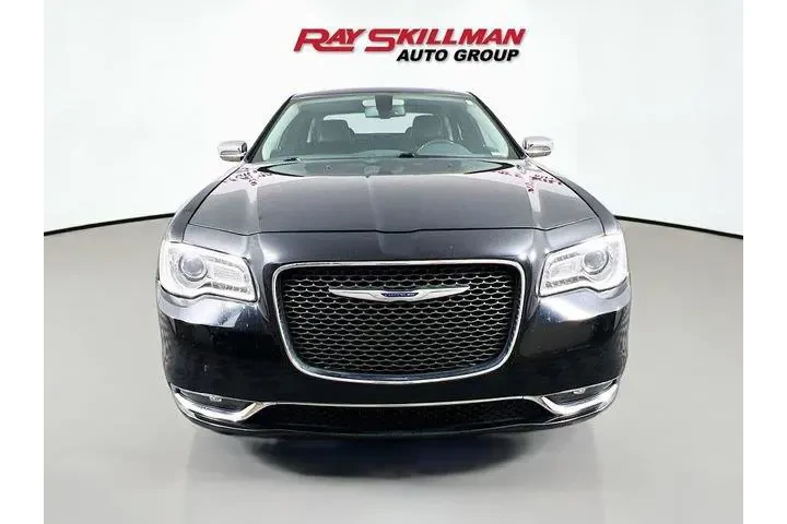 $18975 : Chrysler 300 2019 Limited 4d image 2