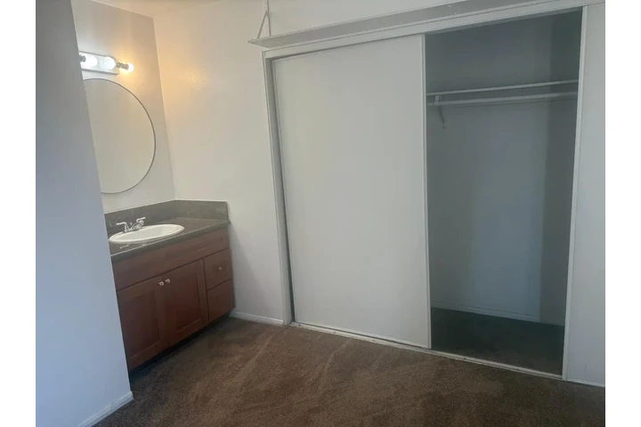 $1200 : Habitación buena park image 1