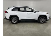 $35995 : Toyota RAV4 2025 AWD XLE 4dr thumbnail