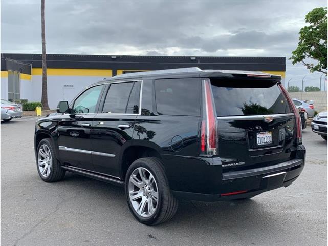 $43995 : 2016 Cadillac Escalade Premium image 3