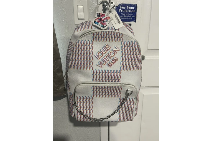 $5500 : Mochila nueva muy buena marca image 4