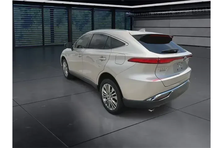 $27388 : Toyota Venza 2021 AWD XLE 4d image 6