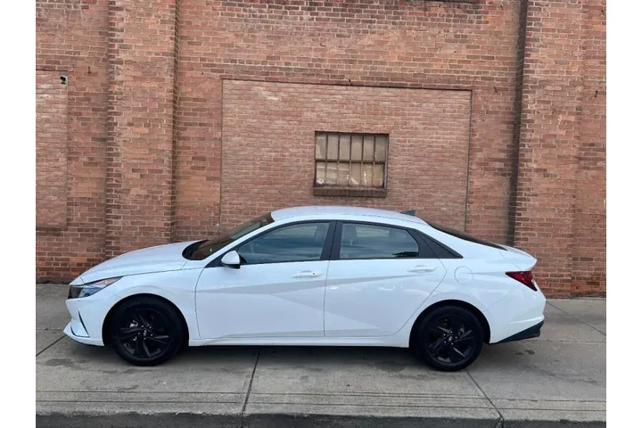 $18999 : 2021 Elantra SEL image 3