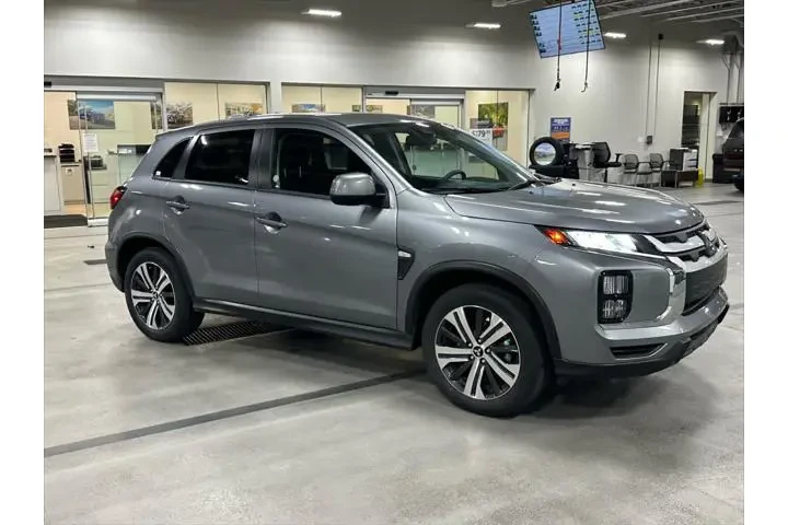 $22552 : Mitsubishi Outlander Sport 2 image 9