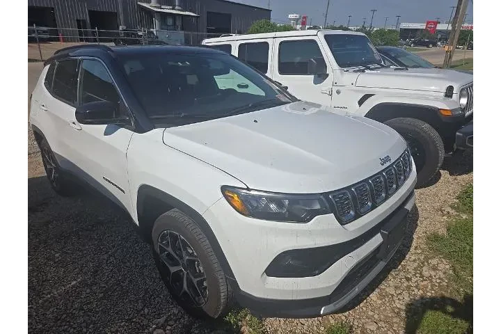 $22611 : Jeep Compass 2025 4x4 Limite image 5