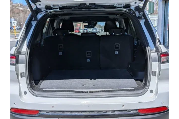 $33895 : Jeep Grand Cherokee 2023 4x4 image 8