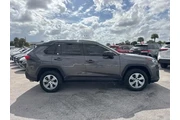 $16988 : Toyota RAV4 2019 LE 4dr SUV thumbnail