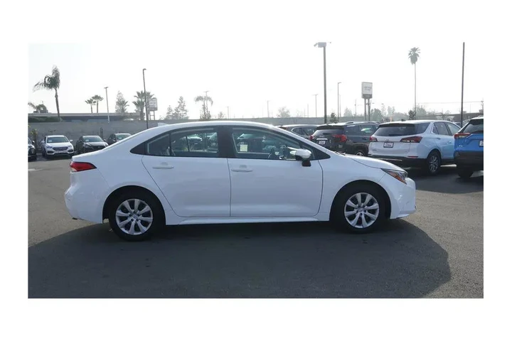 $22250 : 2025 Corolla LE image 5