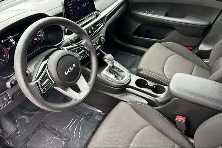 $15990 : Kia Forte 2023 LXS 4dr Sedan image 10